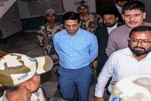 जेल में बंद रांची के पूर्व डीसी और निलंबित IAS अधिकारी छविरंजन को झारखंड हाईकोर्ट से मिली जमानत